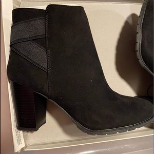 Black ankle boots size 8. Local pick up